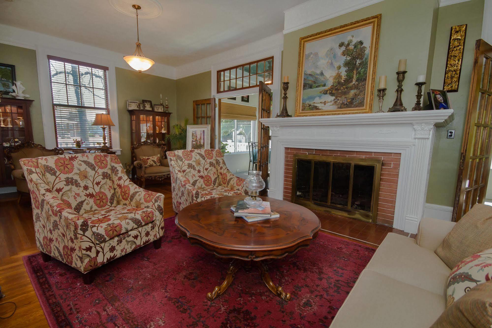 Dickey House Bed And Breakfast Marshfield Екстер'єр фото